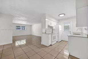 861 SW 74th Terrace, North Lauderdale, FL 33068 - Photo 2
