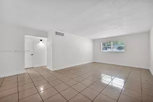861 SW 74th Terrace, North Lauderdale, FL 33068 - Photo 10