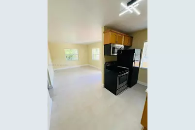 2301 NE 6th Ave #204, Wilton Manors, FL 33305 - Photo 4