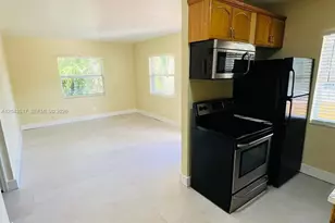 2301 NE 6th Ave, Wilton Manors, FL 33305 - Photo 4