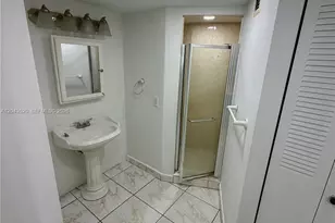 1351 NE Miami Gardens Dr, Miami, FL 33179 - Photo 8