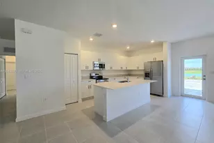 2423 SE 30th St, Homestead, FL 33035 - Photo 4