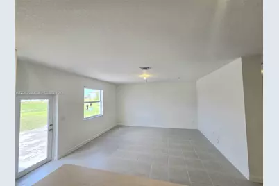2423 SE 30th St, Homestead, FL 33035 - Photo 6