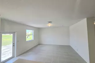 2423 SE 30th St, Homestead, FL 33035 - Photo 6