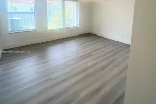1005 NE 2nd St, Hallandale Beach, FL 33009 - Photo 24