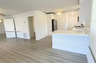 1005 NE 2nd St, Hallandale Beach, FL 33009 - Photo 10