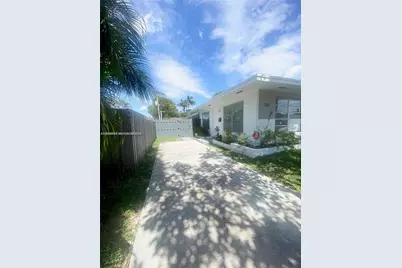 1005 NE 2nd St, Hallandale Beach, FL 33009 - Photo 36