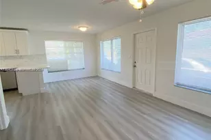 1005 NE 2nd St, Hallandale Beach, FL 33009 - Photo 26