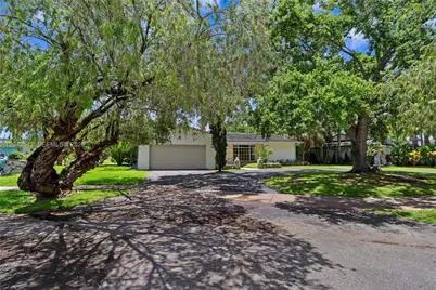 9720 Palmetto Club Ln W, Miami, FL 33157 - Photo 28