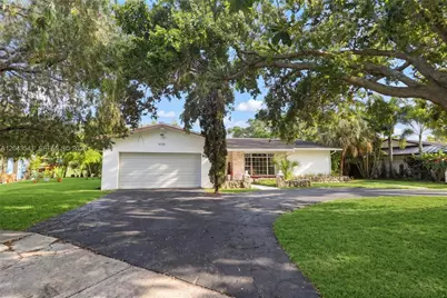 9720 Palmetto Club Ln W, Miami, FL 33157 - Photo 2
