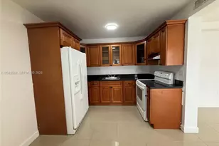 1122 NW 32nd Ct, Miami, FL 33125 - Photo 4