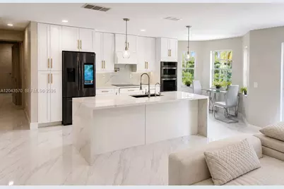 85 Gables Blvd, Weston, FL 33326 - Photo 8