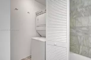 725 NE 22nd St, Miami, FL 33137 - Photo 8