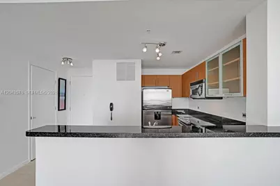 725 NE 22nd St #8B, Miami, FL 33137 - Photo 4