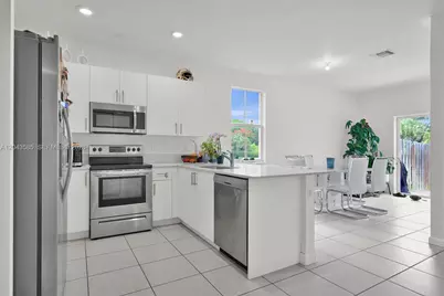 11889 NW 47th Mnr, Coral Springs, FL 33076 - Photo 8