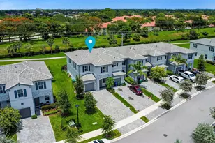 11889 NW 47th Manor, Coral Springs, FL 33076 - Photo 2