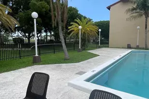 9909 NW 9th St Cir, Miami, FL 33172 - Photo 40