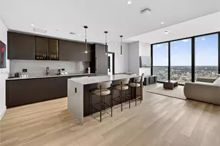 20 NE 11th, Miami, FL 33132 - Photo 2