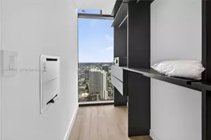 20 NE 11th, Miami, FL 33132 - Photo 12