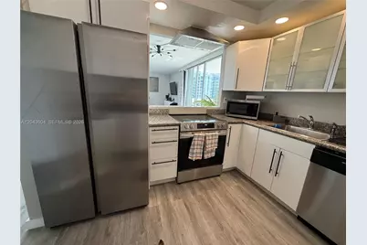 5838 Collins Ave #15H, Miami Beach, FL 33140 - Photo 8
