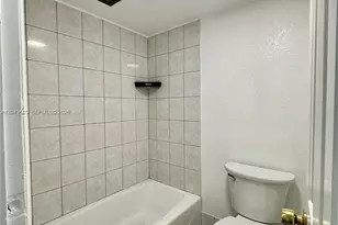 6201 N Falls Cir Dr, Lauderhill, FL 33319 - Photo 12
