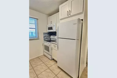 30 SE 4th Ave #206, Hallandale Beach, FL 33009 - Photo 4