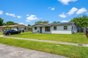 14125 SW 109th Pl, Miami, FL 33176 - Photo 2