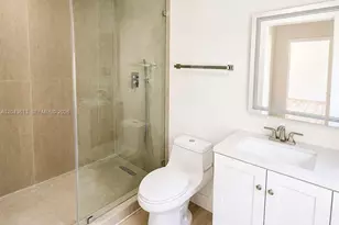 1627 N 28th Ct, Hollywood, FL 33020 - Photo 6