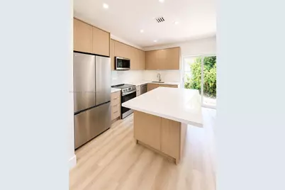 1627 N 28th Ct, Hollywood, FL 33020 - Photo 2