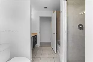 1900 N Bayshore Dr, Miami, FL 33132 - Photo 14