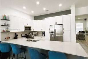 14628 SW 6th St, Pembroke Pines, FL 33027 - Photo 2