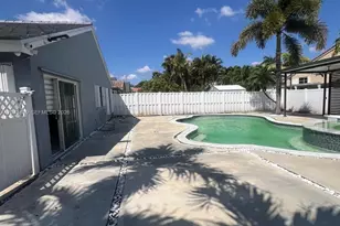 19227 NW 22nd St, Pembroke Pines, FL 33029 - Photo 2