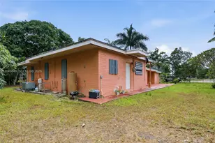 15401 SW 240th St, Homestead, FL 33032 - Photo 14
