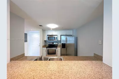 60 NW 37th Ave #605, Miami, FL 33125 - Photo 6