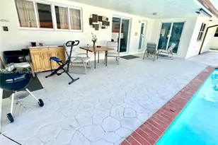 18701 Wentworth Dr, Hialeah, FL 33015 - Photo 62