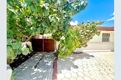 18701 Wentworth Dr, Hialeah, FL 33015 - Photo 44
