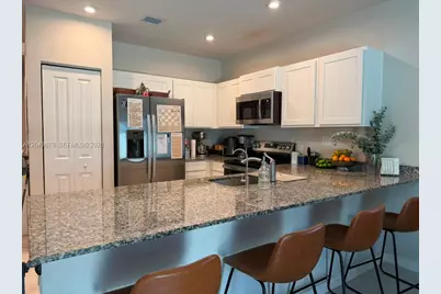 1057 NW 5th St #1057, Florida City, FL 33034 - Photo 4