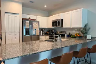 1057 NW 5th St, Florida City, FL 33034 - Photo 4