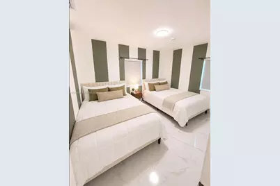5640 NE Miami Ct, Miami, FL 33137 - Photo 10