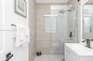 5640 NE Miami Ct, Miami, FL 33137 - Photo 12