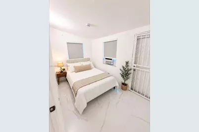 5640 NE Miami Ct, Miami, FL 33137 - Photo 8