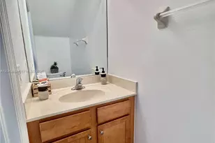 8805 W 35th Ave, Hialeah, FL 33018 - Photo 10