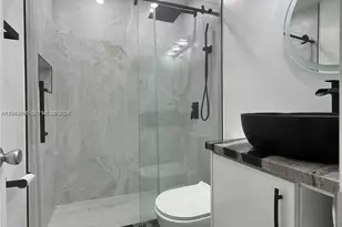 6012 NW 172nd Terr Circle, Hialeah, FL 33015 - Photo 6