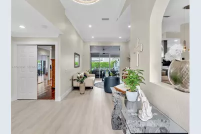 639 Verona Pl, Weston, FL 33326 - Photo 10