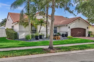 639 Verona Pl, Weston, FL 33326 - Photo 4