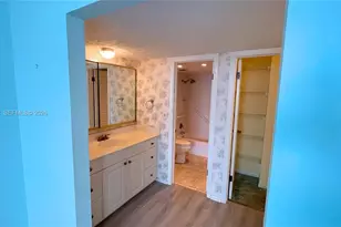 401 Lake Shore Dr, Lake Park, FL 33403 - Photo 16