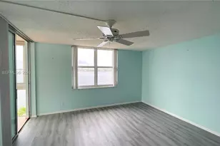401 Lake Shore Dr, Lake Park, FL 33403 - Photo 14