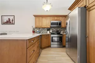 610 SE 12th Ter, Homestead, FL 33033 - Photo 2