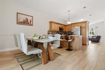 610 SE 12th Ter, Homestead, FL 33033 - Photo 4