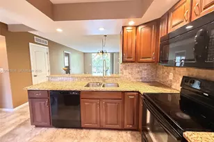 320 NE 12th Ave, Hallandale Beach, FL 33009 - Photo 2